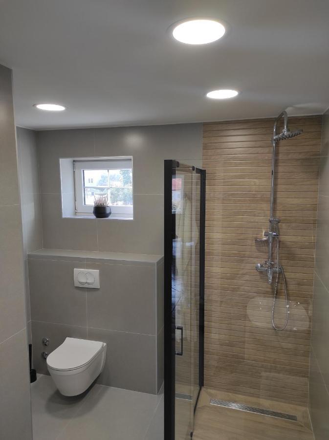וודיצה Apartments And Rooms Bozena מראה חיצוני תמונה