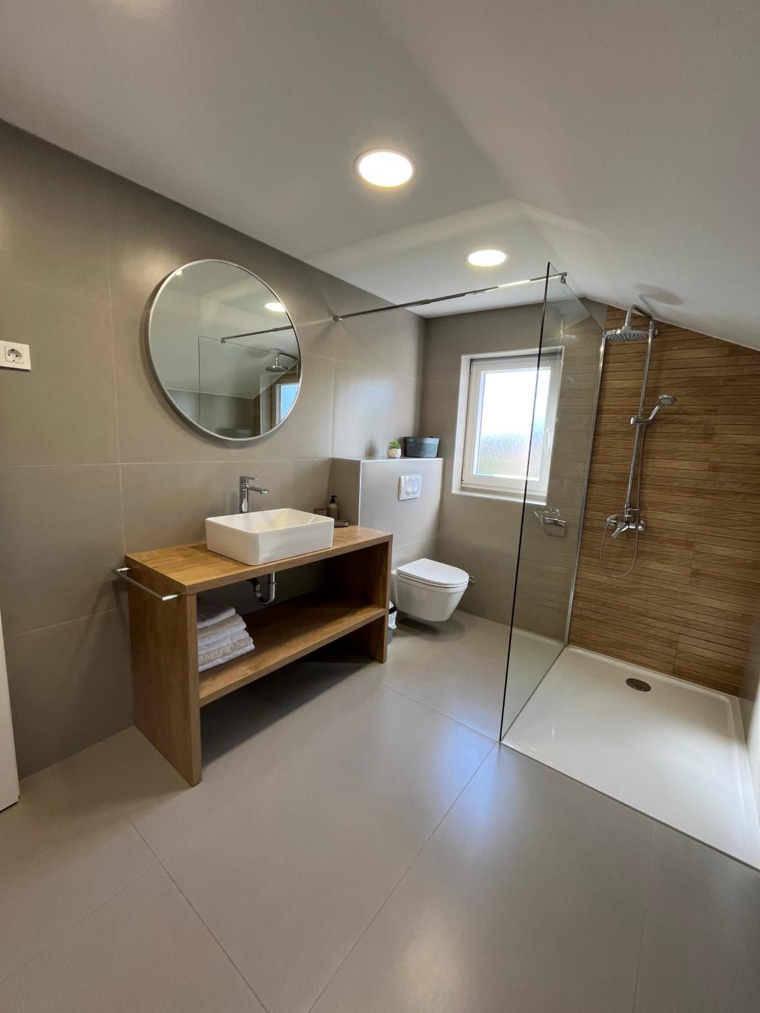 וודיצה Apartments And Rooms Bozena מראה חיצוני תמונה