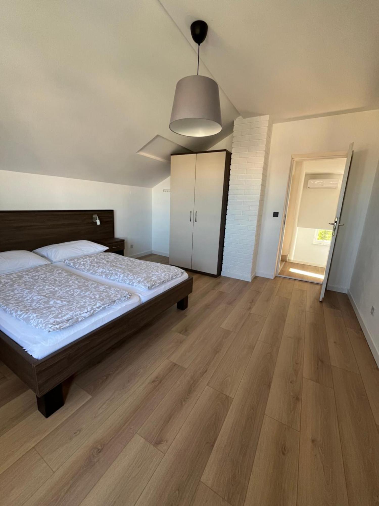 וודיצה Apartments And Rooms Bozena מראה חיצוני תמונה