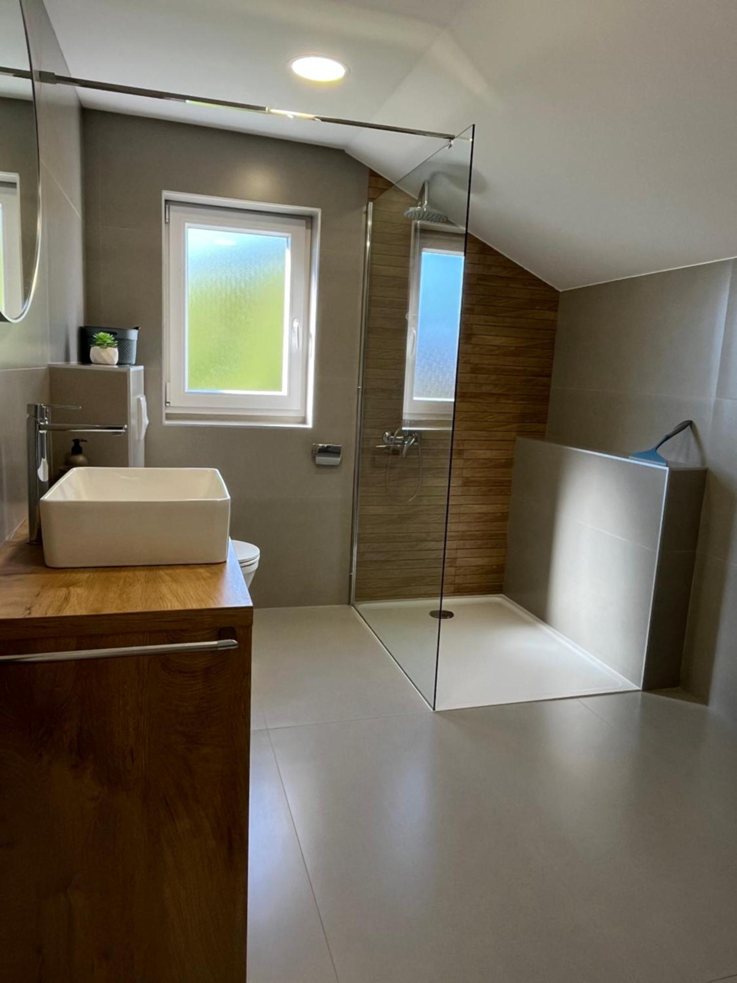 וודיצה Apartments And Rooms Bozena מראה חיצוני תמונה