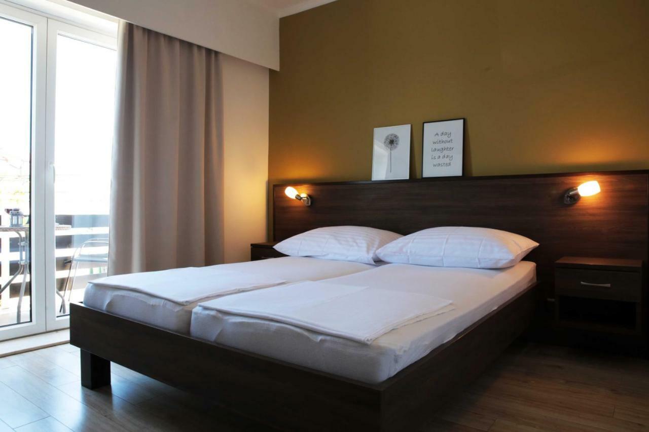 וודיצה Apartments And Rooms Bozena מראה חיצוני תמונה